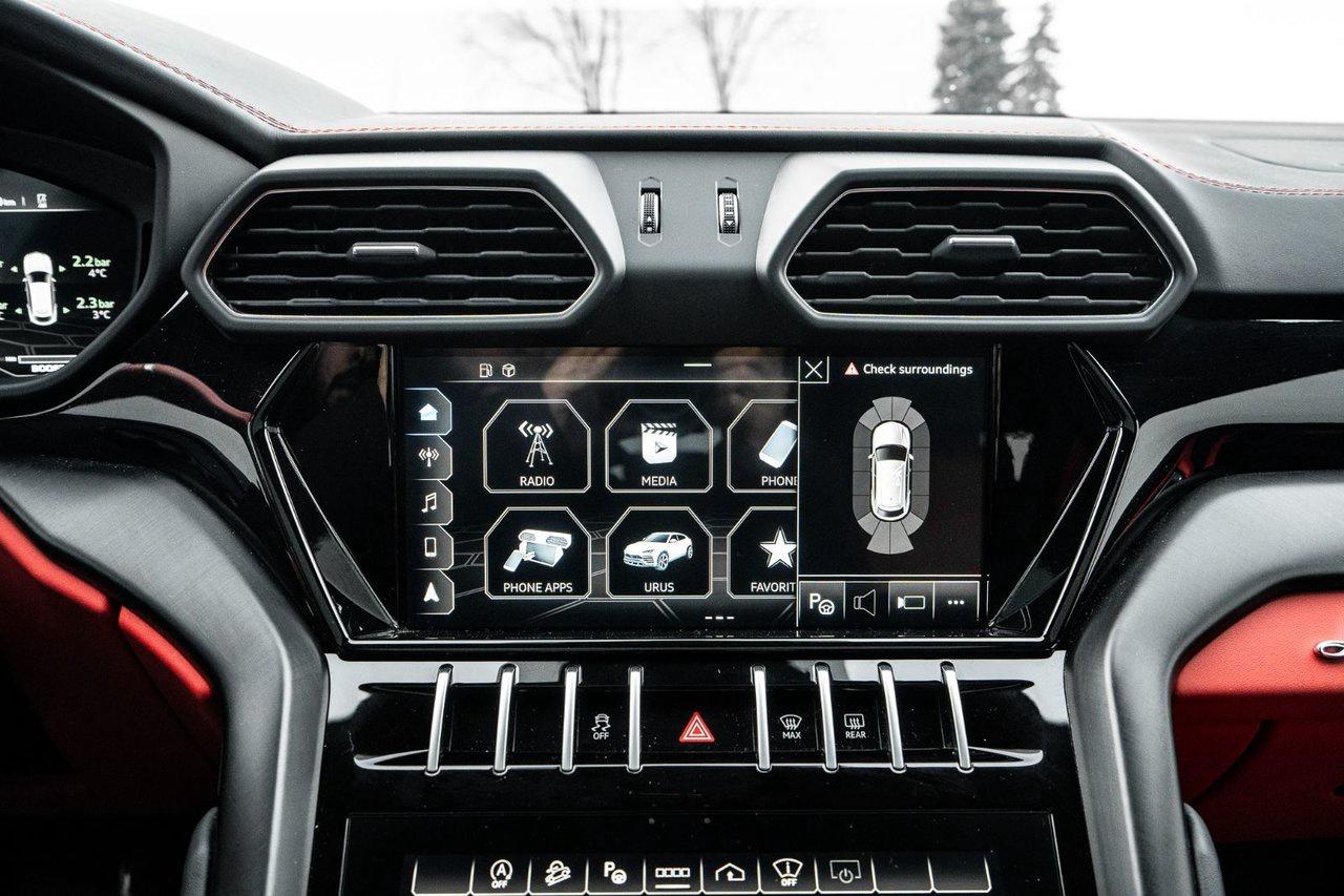 2022 Lamborghini Urus  Photo