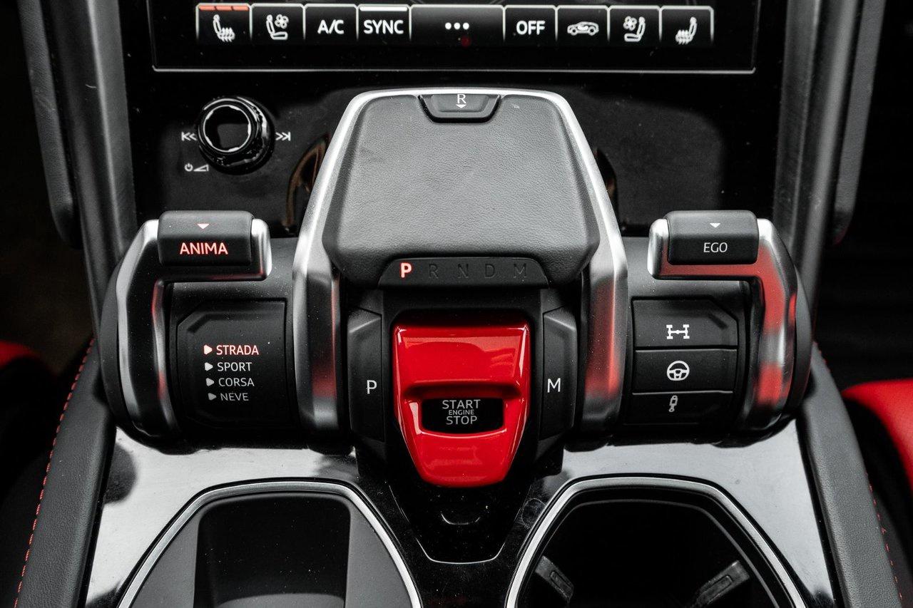 2022 Lamborghini Urus  Photo