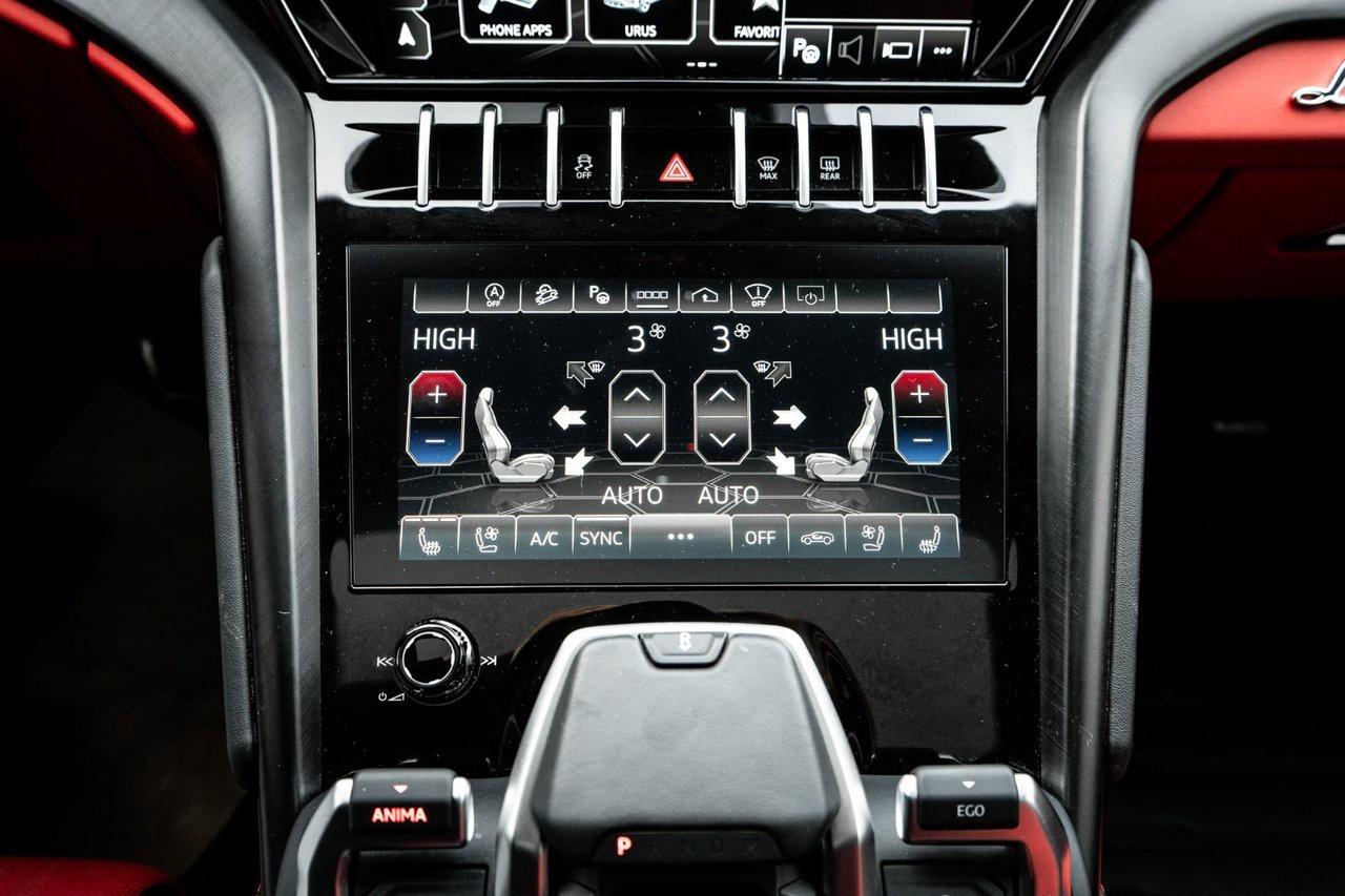 2022 Lamborghini Urus  Photo