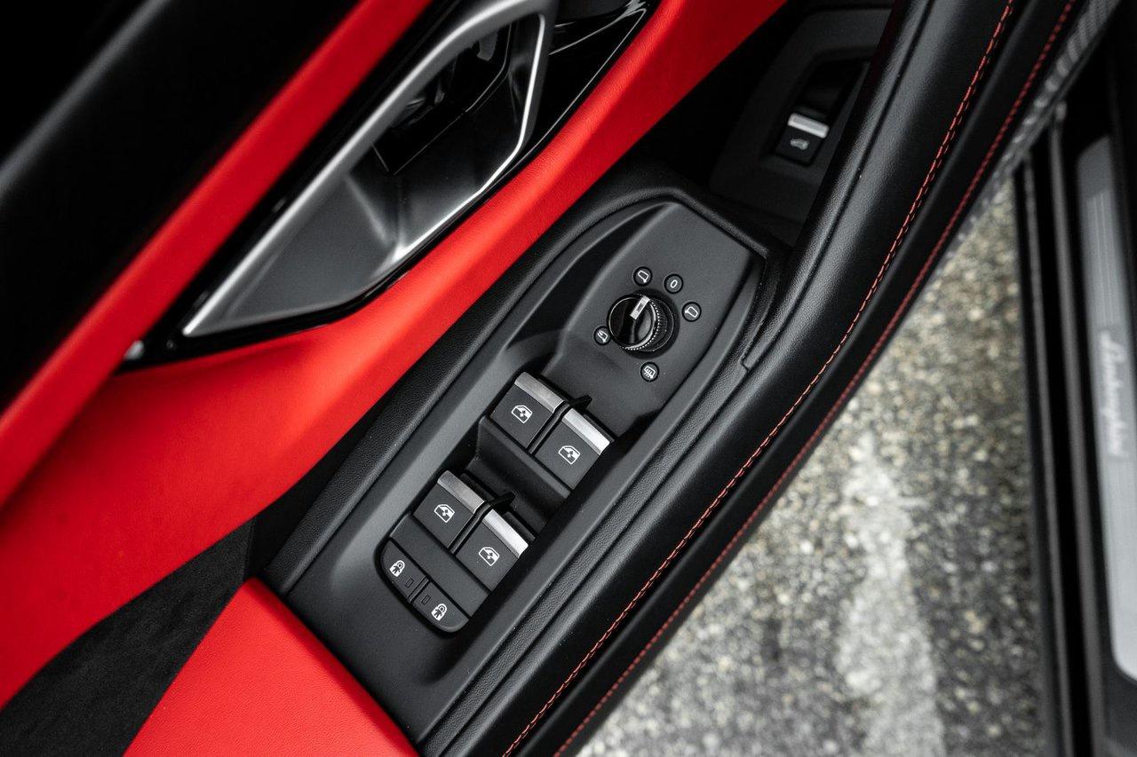 2022 Lamborghini Urus  Photo