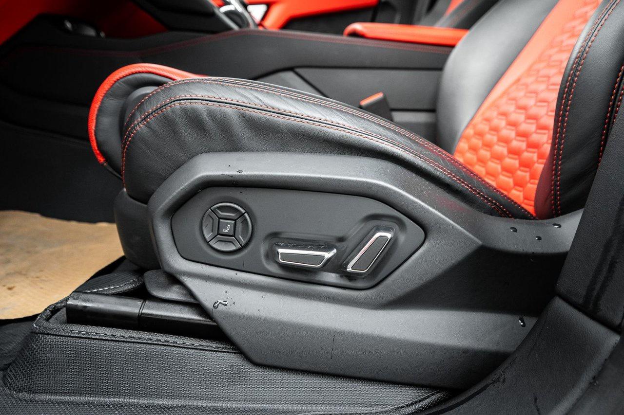 2022 Lamborghini Urus  Photo