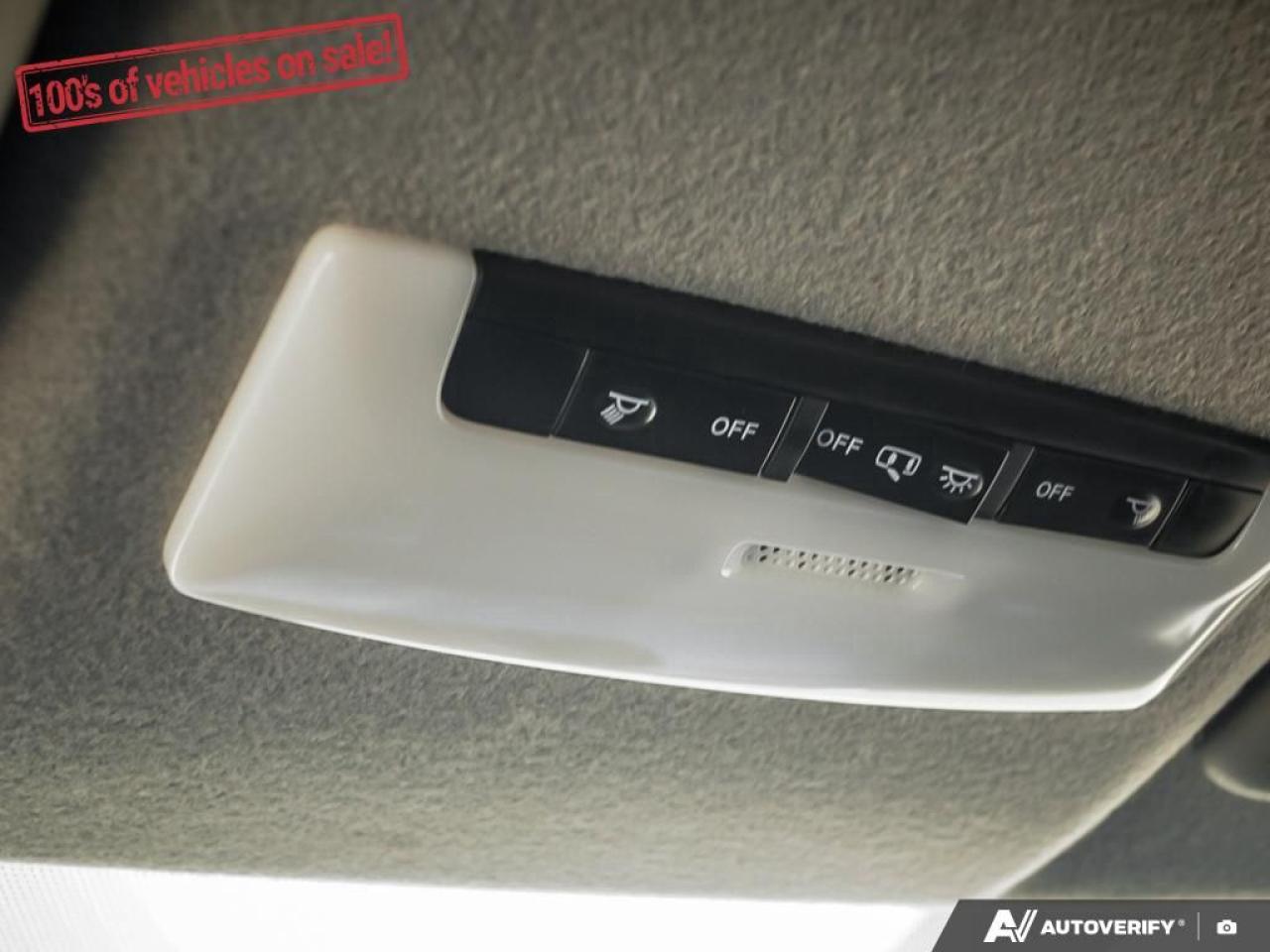 2019 Nissan Kicks SR Photo