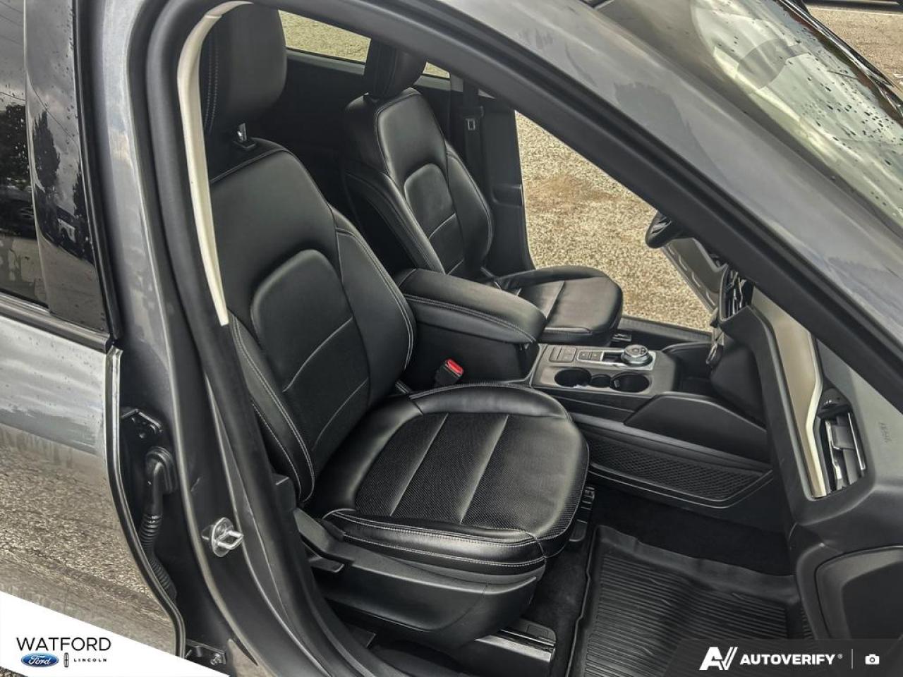 2022 Ford Escape SEL AWD Photo