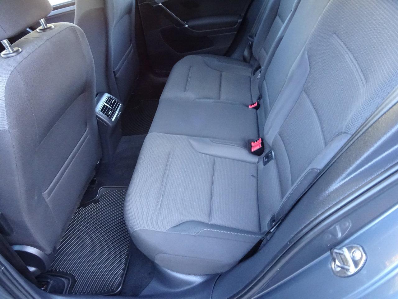 2016 Volkswagen Golf Treadline - Photo #10