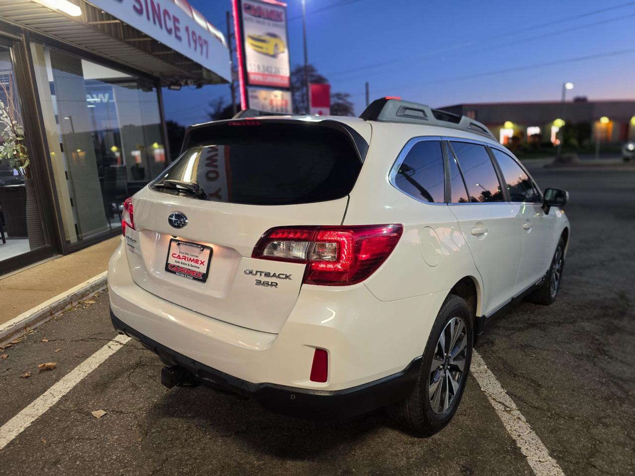 2017 Subaru Outback 3.6R Limited LOADED | ONE OWNER | ACCIDENT FREE Photo4