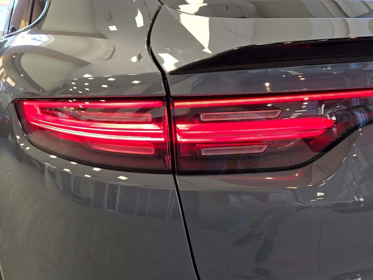 2023 Porsche Cayenne Coupe Turbo GT Photo