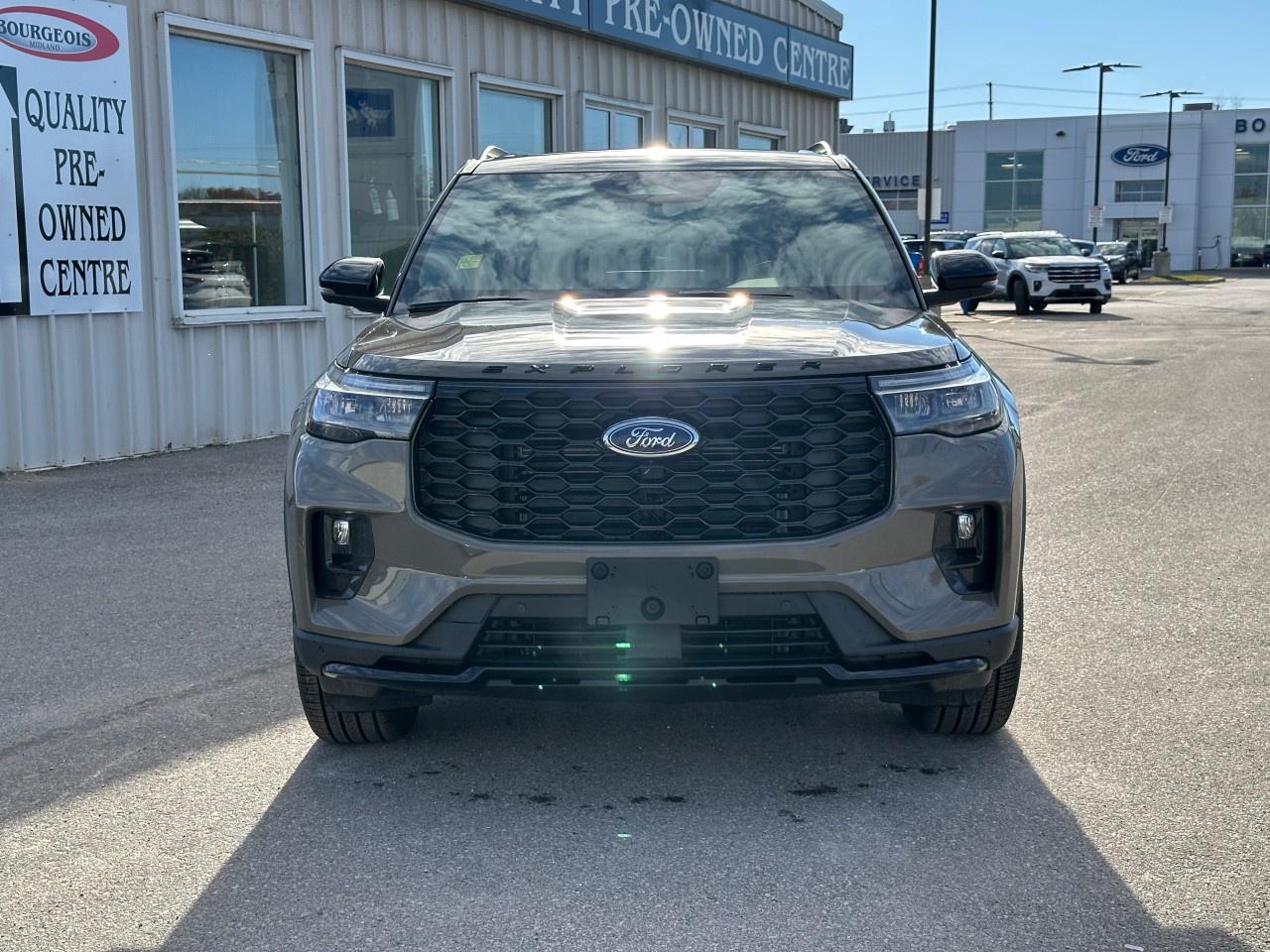 2026 Ford Explorer ST-Line 4WD Photo2