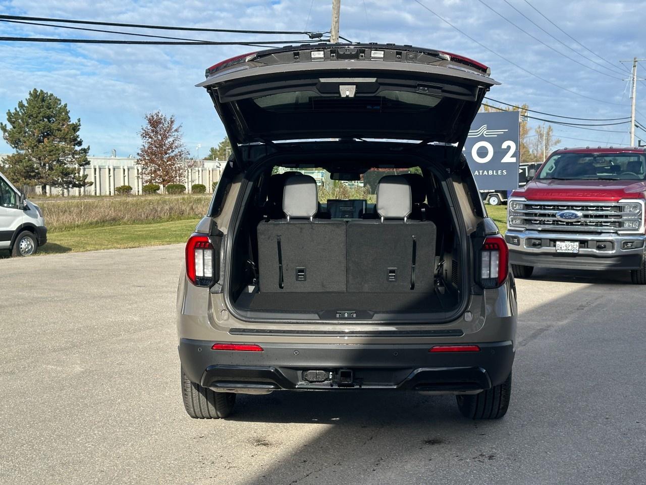 2026 Ford Explorer ST-Line 4WD Photo