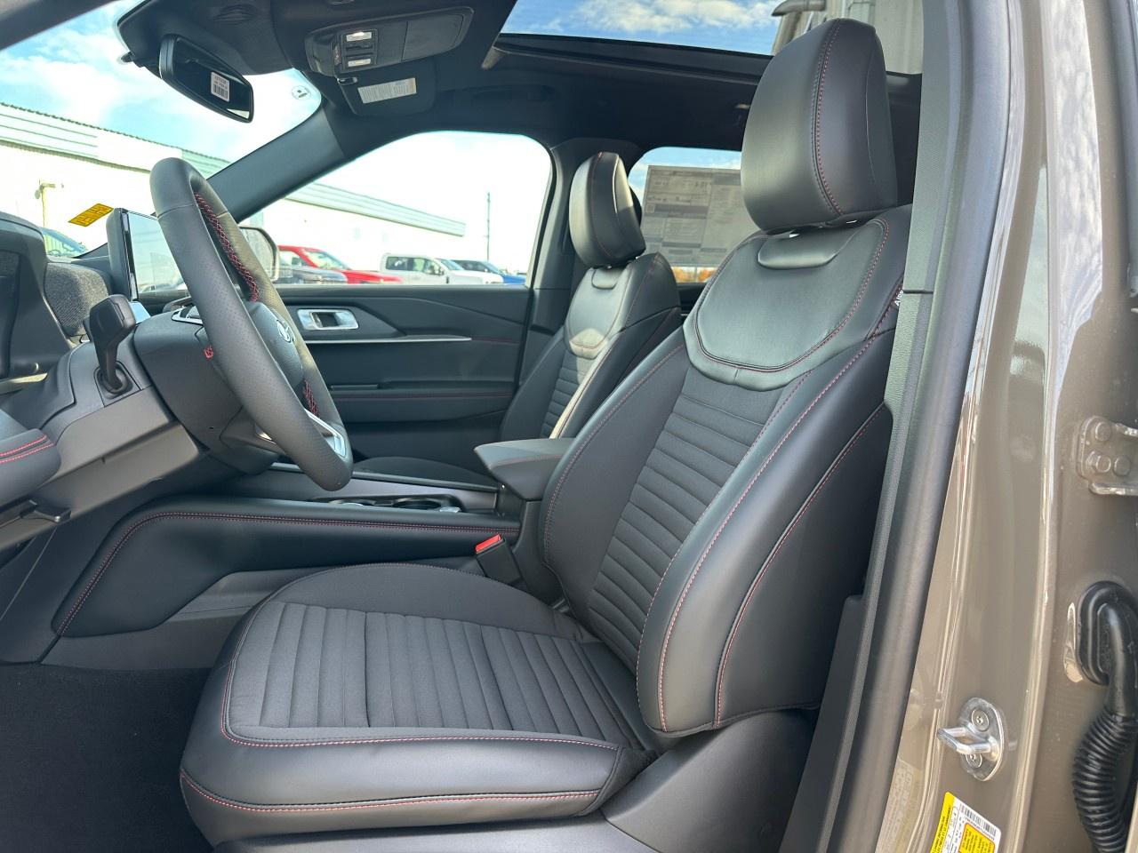 2026 Ford Explorer ST-Line 4WD Photo