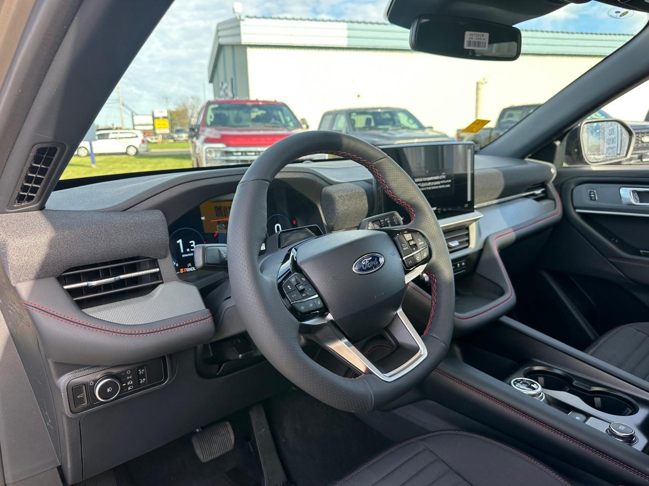 2026 Ford Explorer ST-Line 4WD Photo