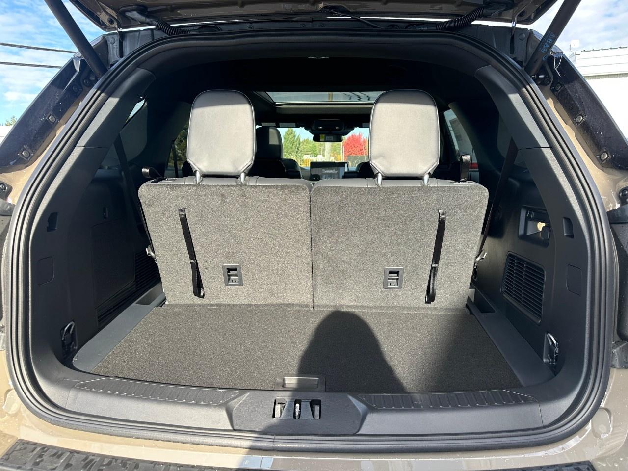 2026 Ford Explorer ST-Line 4WD Photo