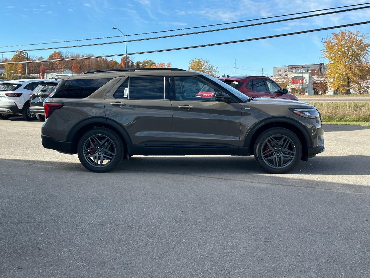 2026 Ford Explorer ST-Line 4WD Photo