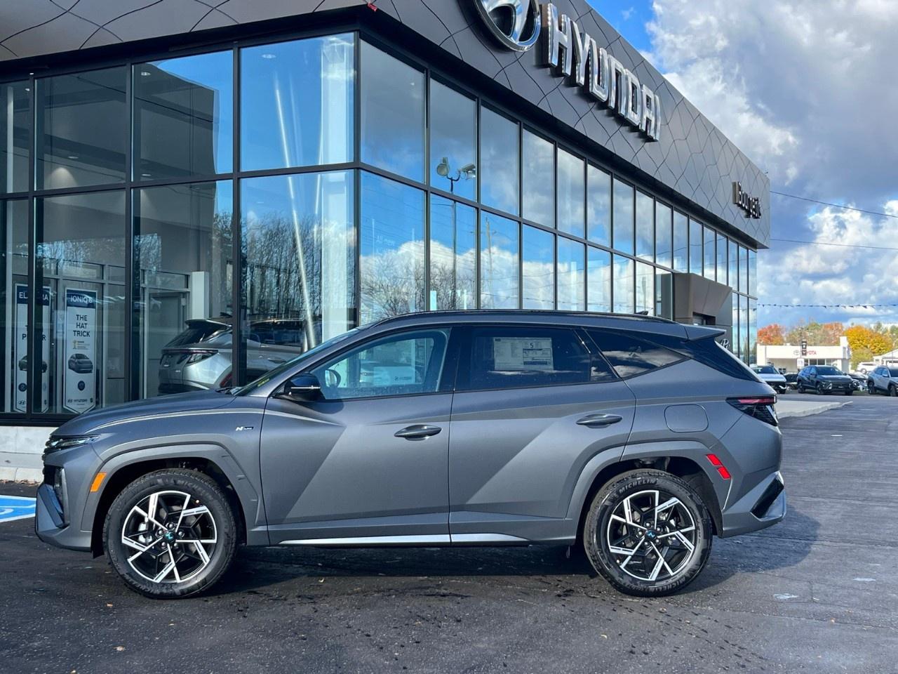 2026 Hyundai Tucson Hybrid N-Line AWD Photo2