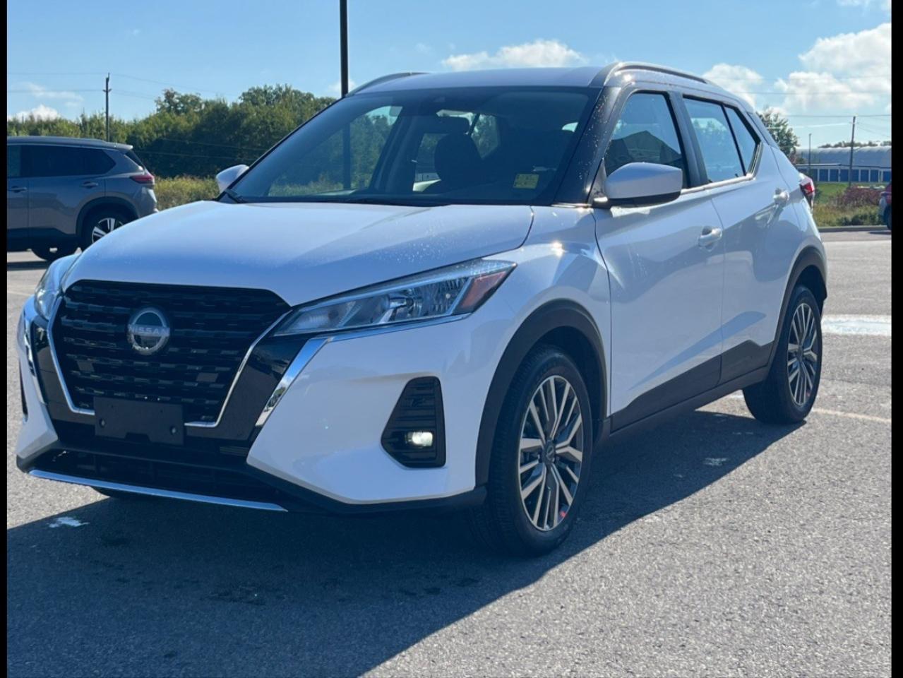 2025 Nissan Kicks Play SV FWD Photo