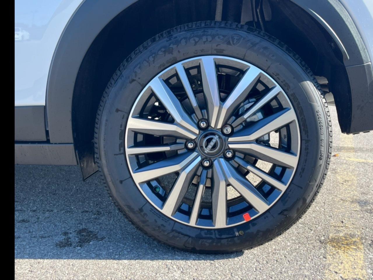 2025 Nissan Kicks Play SV FWD Photo