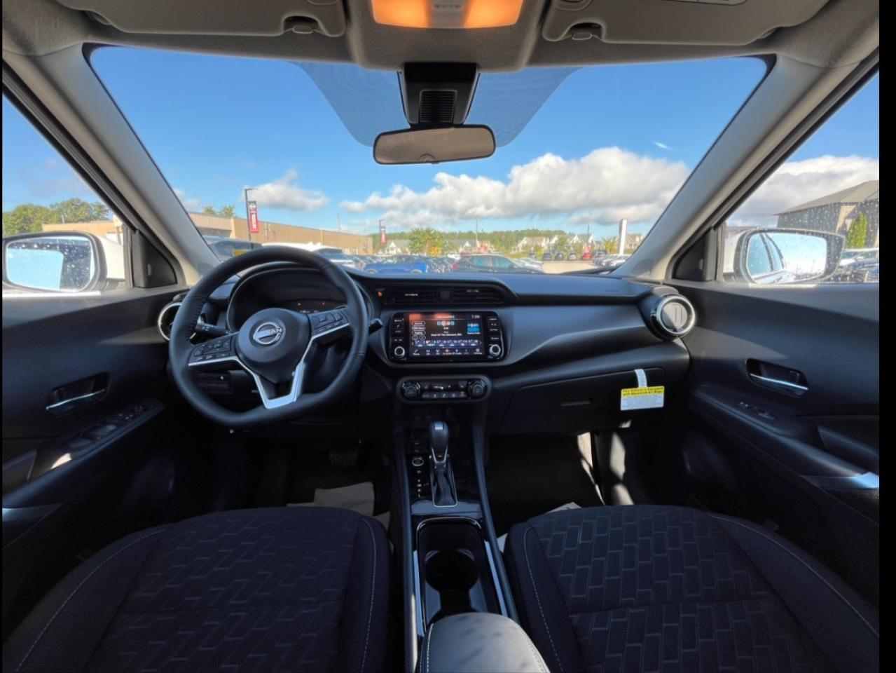 2025 Nissan Kicks Play SV FWD Photo