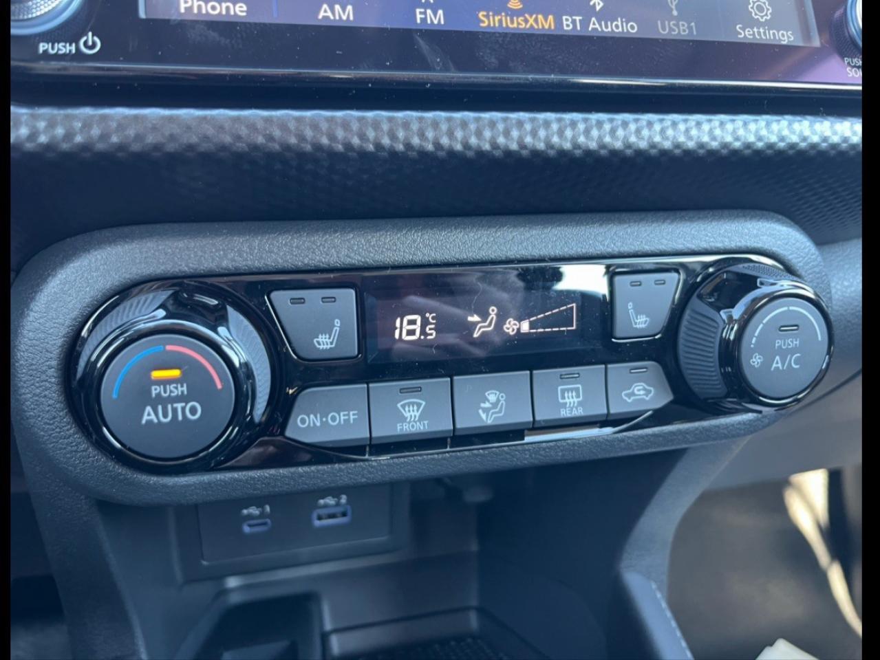 2025 Nissan Kicks Play SV FWD Photo