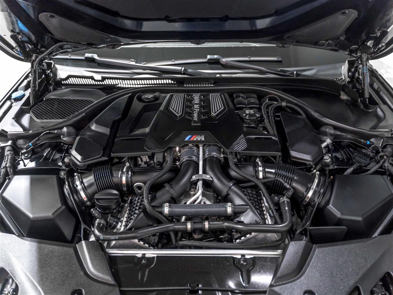 2020 BMW M5 PREMIUM PKG|M CERAMICS|M SPORT EXHAUST|DRIVE ASSIST PLUS Photo