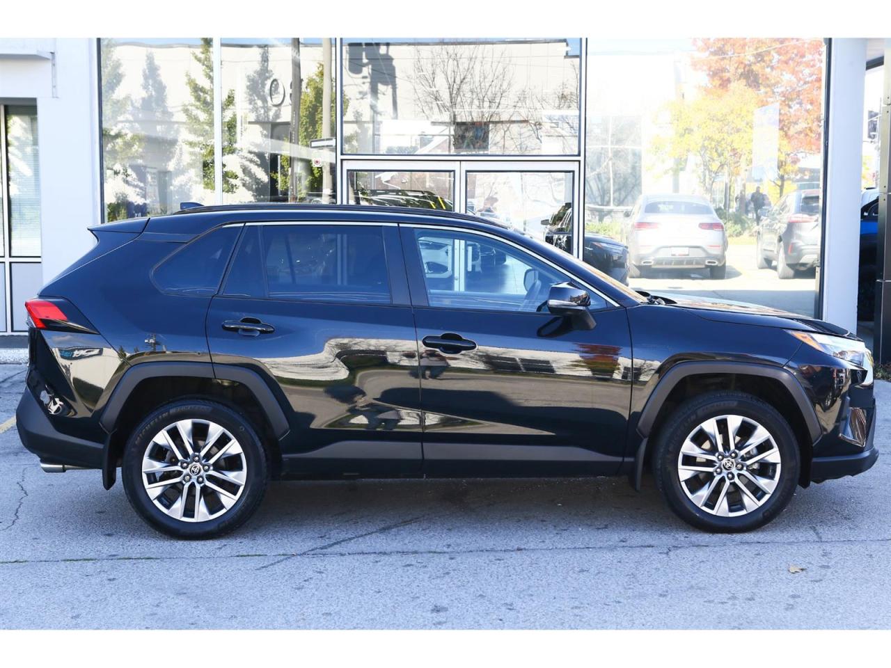 2022 Toyota RAV4 XLE AWD Premium | Leather | Navigation |19" Wheels | Collision Warning Photo