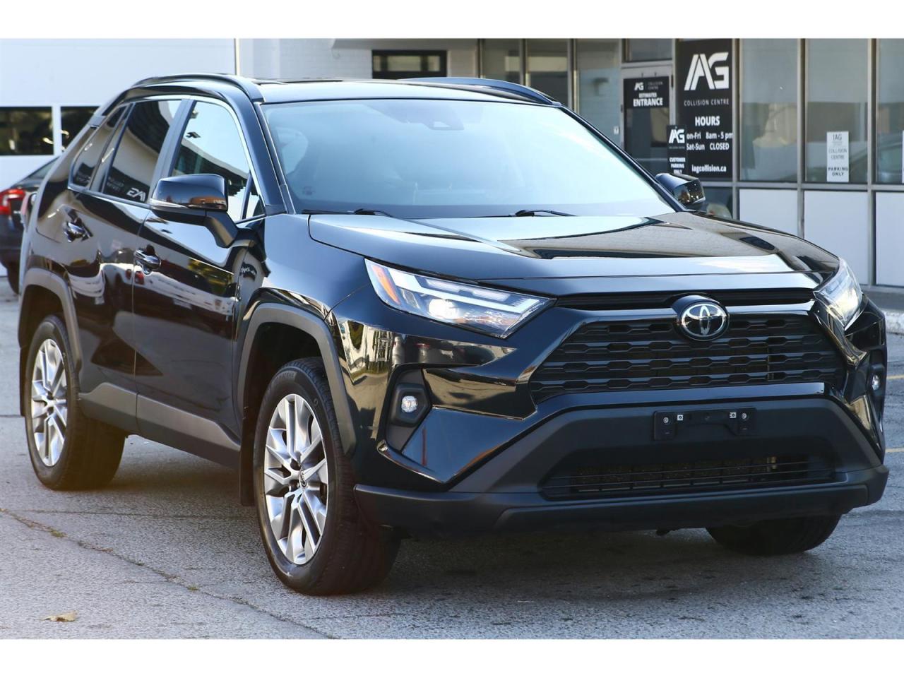 2022 Toyota RAV4 XLE AWD Premium | Leather | Navigation |19" Wheels | Collision Warning Photo
