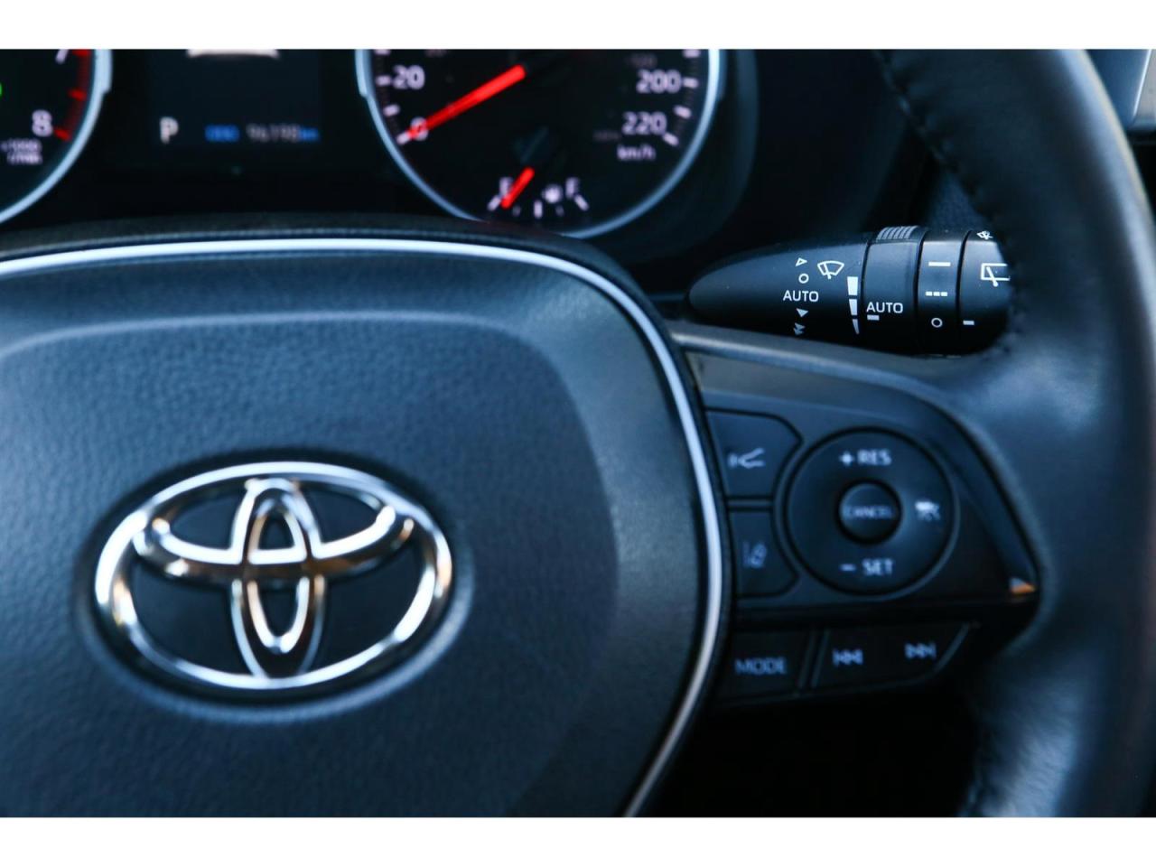 2022 Toyota RAV4 XLE AWD Premium | Leather | Navigation |19" Wheels | Collision Warning Photo