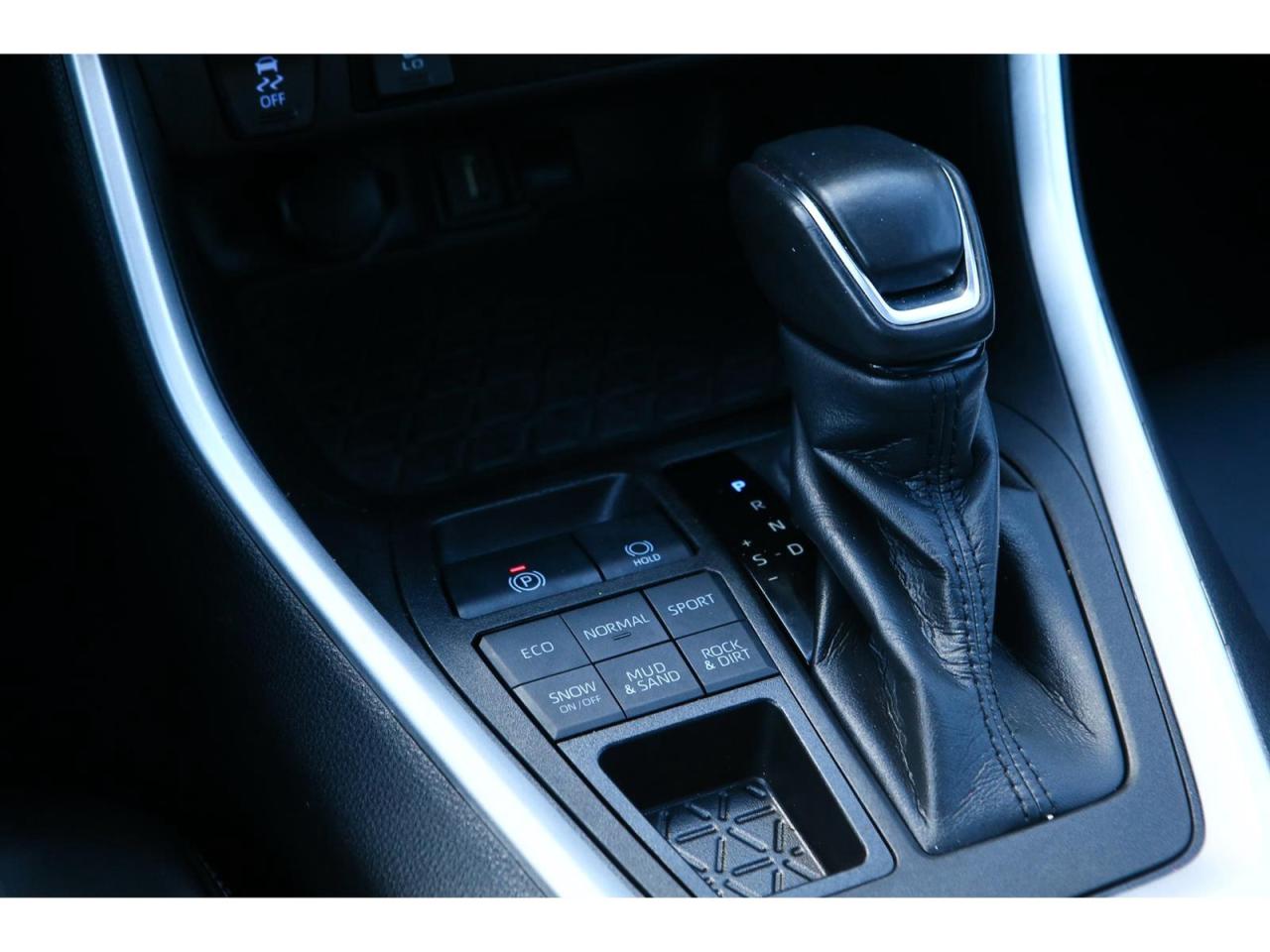 2022 Toyota RAV4 XLE AWD Premium | Leather | Navigation |19" Wheels | Collision Warning Photo