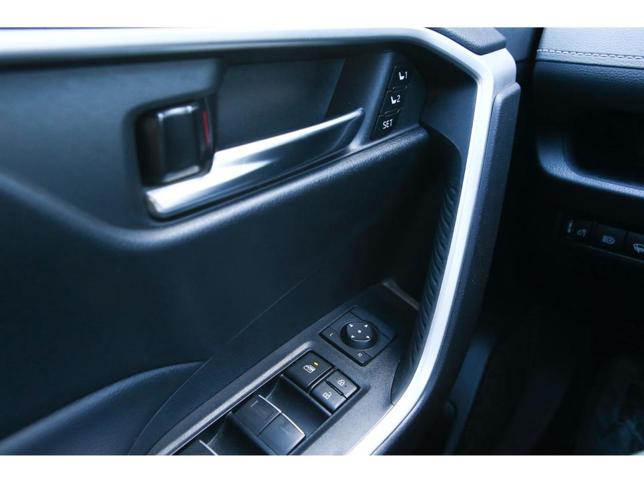 2022 Toyota RAV4 XLE AWD Premium | Leather | Navigation |19" Wheels | Collision Warning Photo