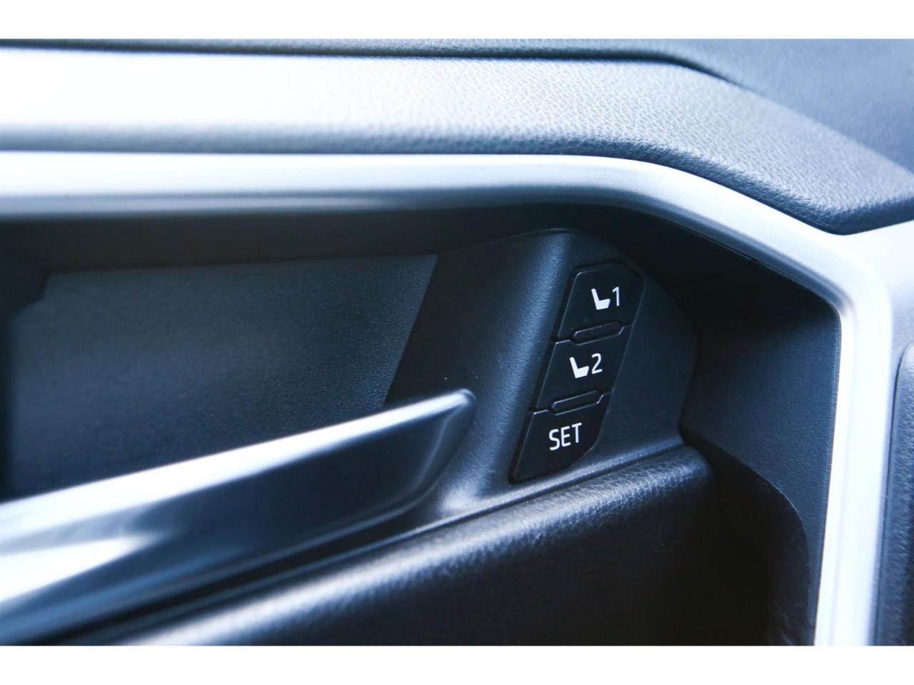 2022 Toyota RAV4 XLE AWD Premium | Leather | Navigation |19" Wheels | Collision Warning Photo