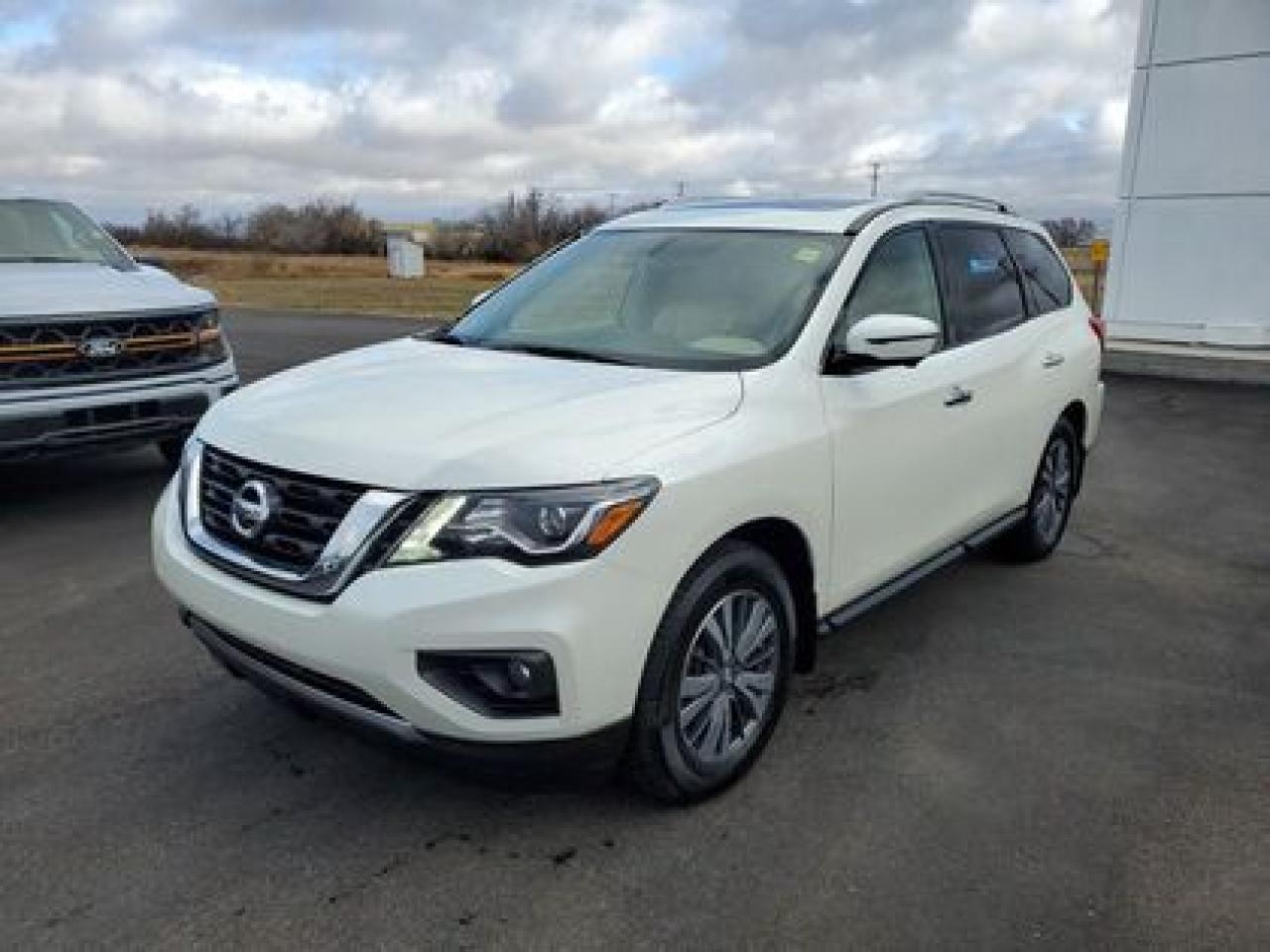 Used 2020 Nissan Pathfinder SL PREMIUM W/ PUSH BUTTON START for sale in Moose Jaw, SK