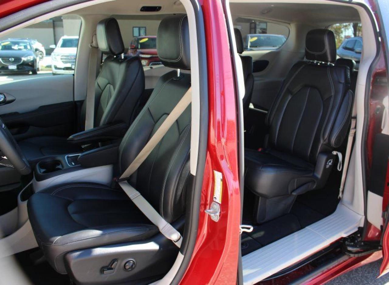 2024 Chrysler Pacifica Touring-L*Heated Leather*PWR Doors*CarPlay - Photo #14