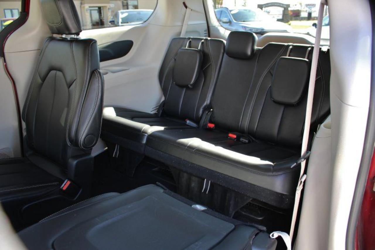 2024 Chrysler Pacifica Touring-L*Heated Leather*PWR Doors*CarPlay - Photo #16