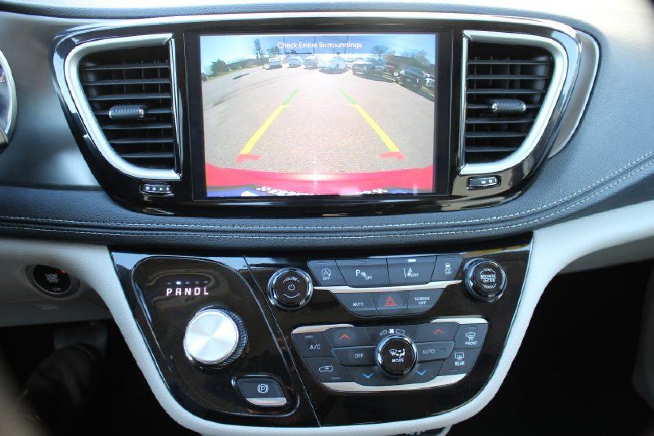 2024 Chrysler Pacifica Touring-L*Heated Leather*PWR Doors*CarPlay - Photo #23