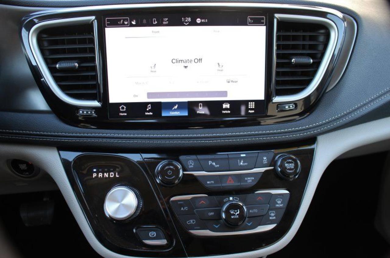 2024 Chrysler Pacifica Touring-L*Heated Leather*PWR Doors*CarPlay - Photo #24