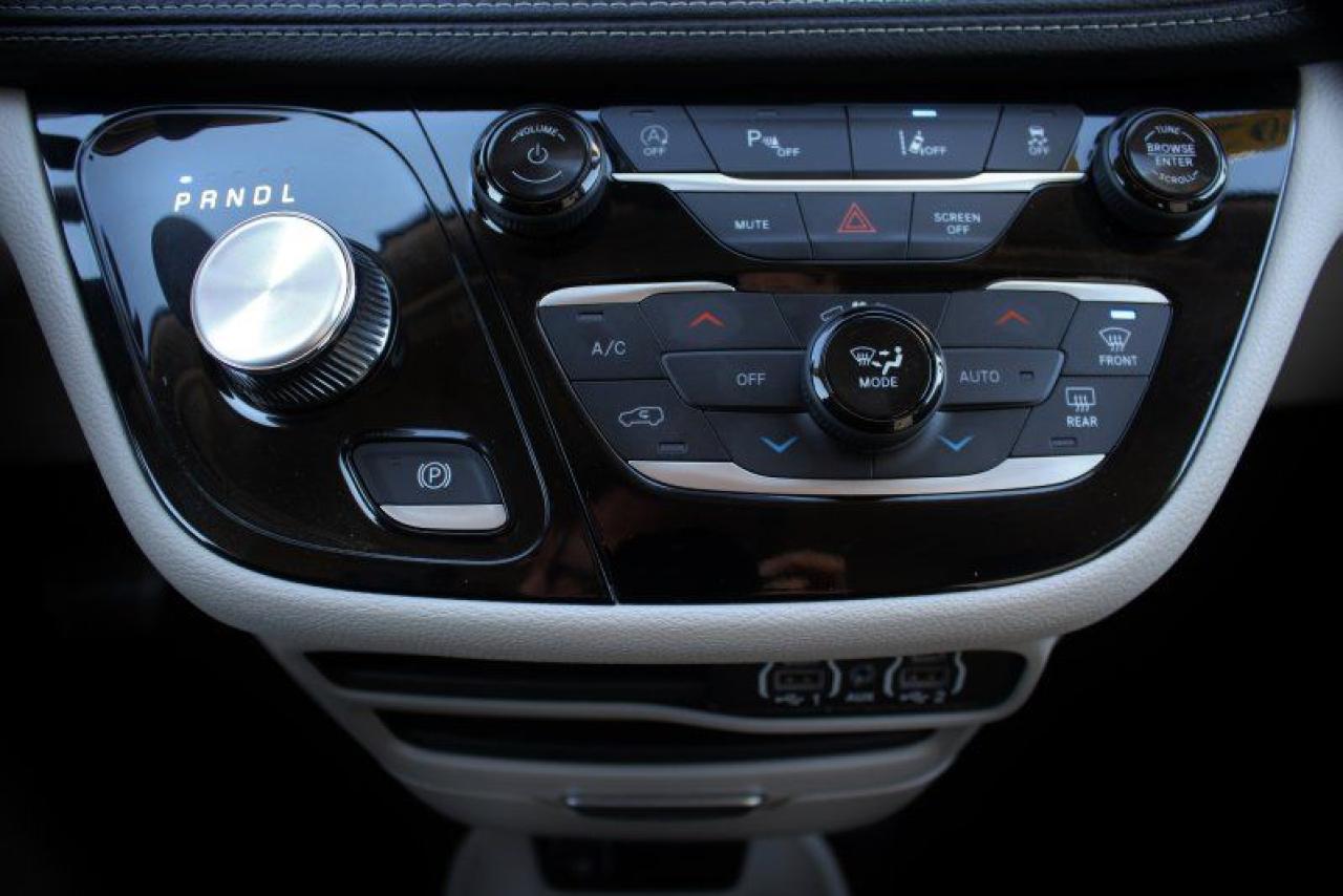 2024 Chrysler Pacifica Touring-L*Heated Leather*PWR Doors*CarPlay - Photo #26