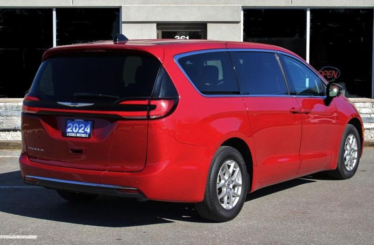 2024 Chrysler Pacifica Touring-L*Heated Leather*PWR Doors*CarPlay Photo4