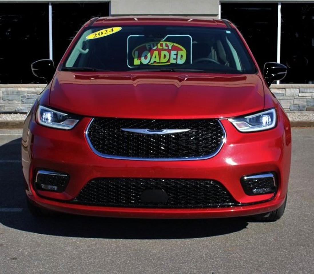 2024 Chrysler Pacifica Touring-L*Heated Leather*PWR Doors*CarPlay - Photo #2