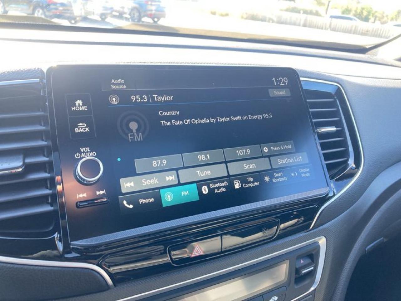 2025 Honda Ridgeline TrailSport Crew AWD | Remote Start | Leather Seats | Heated Seats Photo