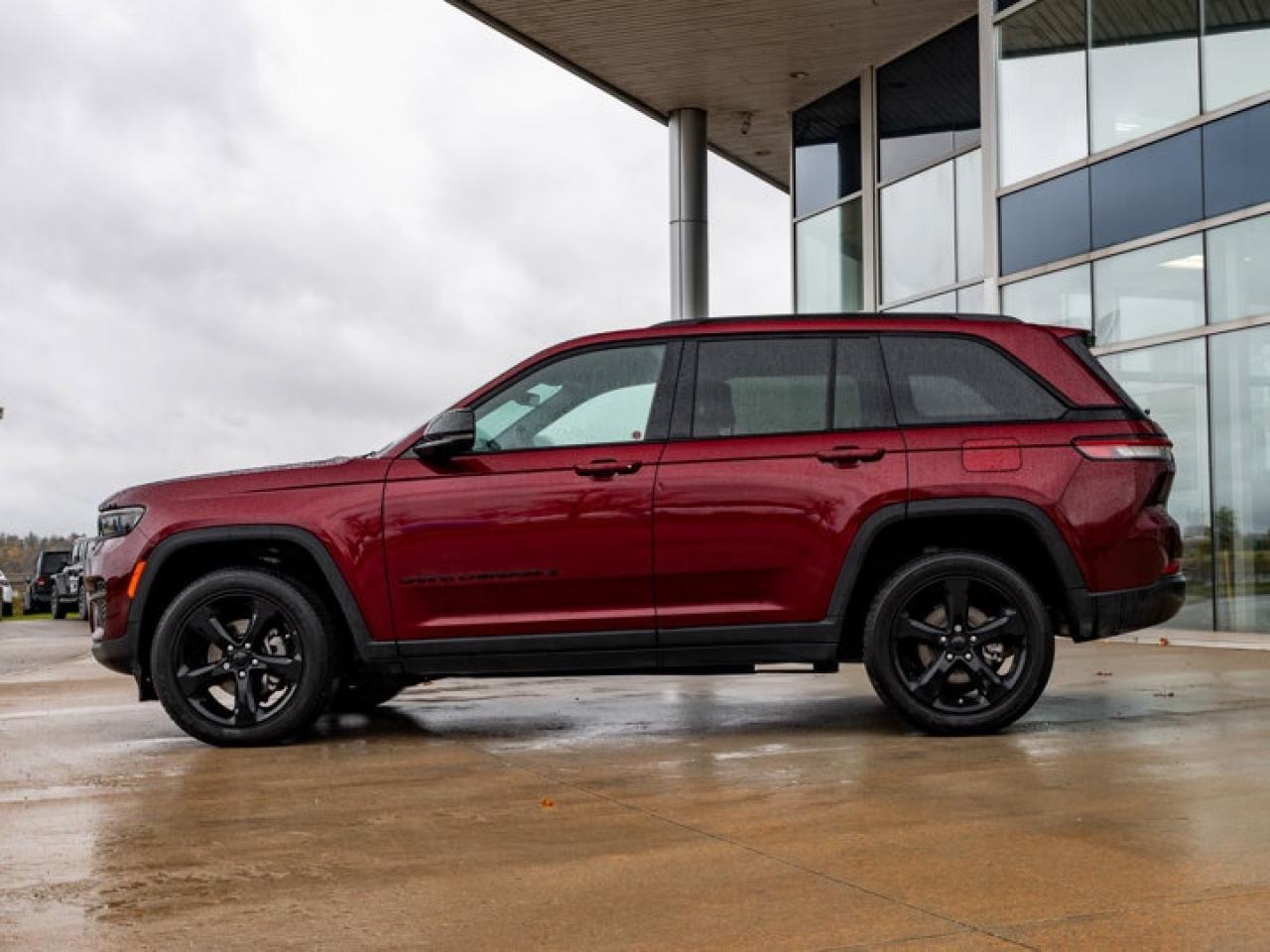 2025 Jeep Grand Cherokee Altitude Photo