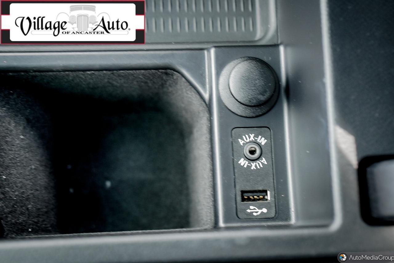 2011 BMW 3 Series 323i - Photo #24