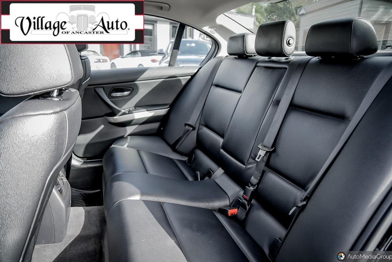 2011 BMW 3 Series 323i - Photo #14