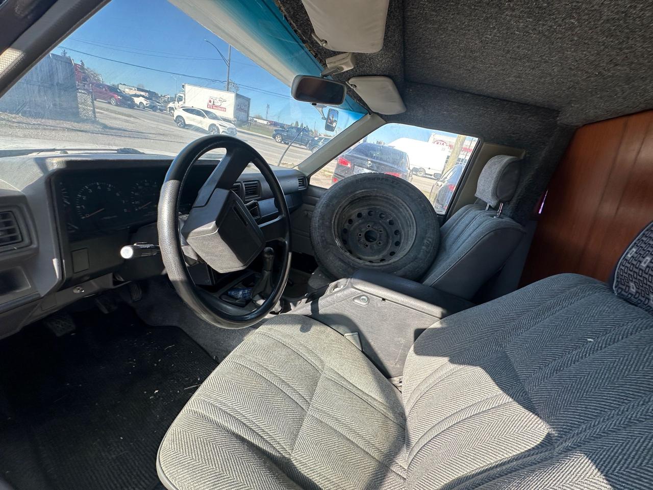 1984 Toyota Tacoma SR5 - Photo #18