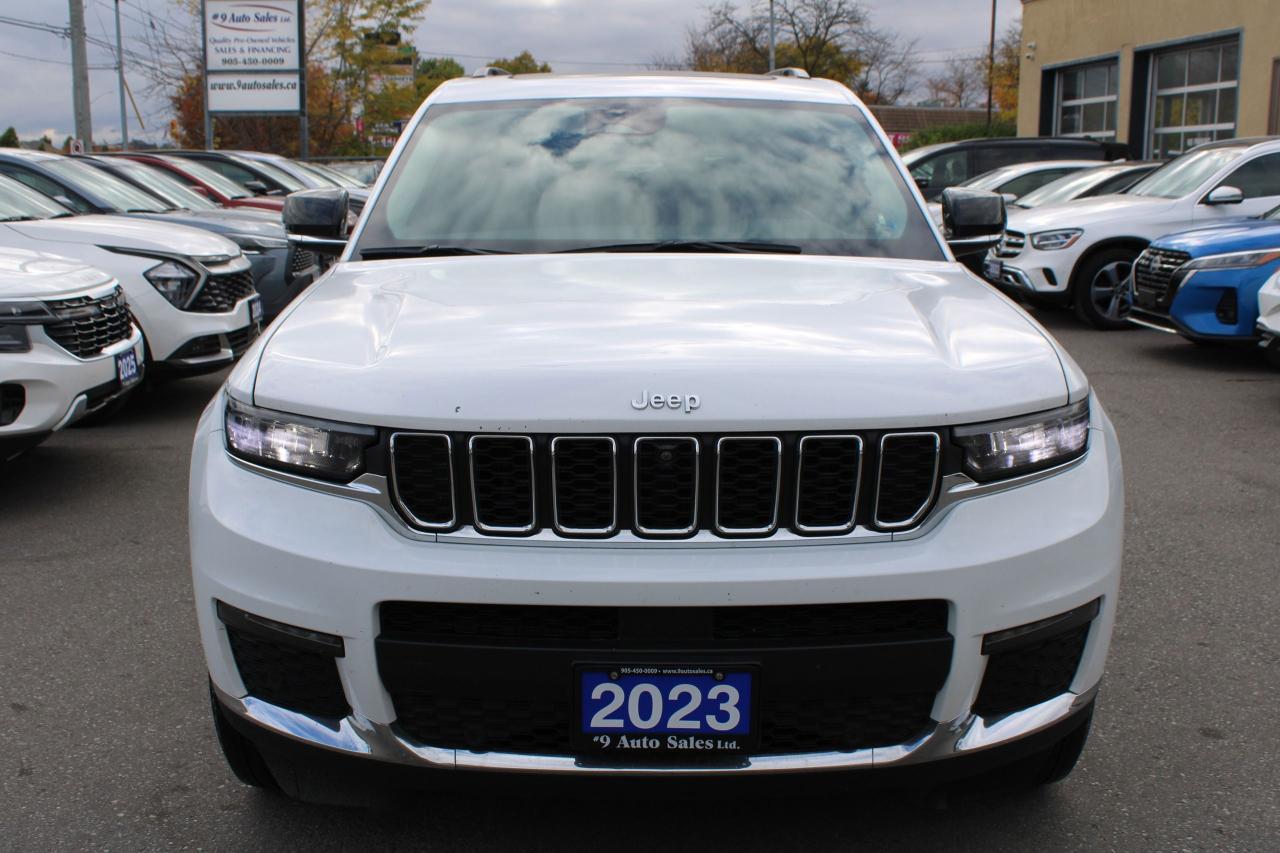 2023 Jeep Grand Cherokee LIMITED 4X4 - Photo #2