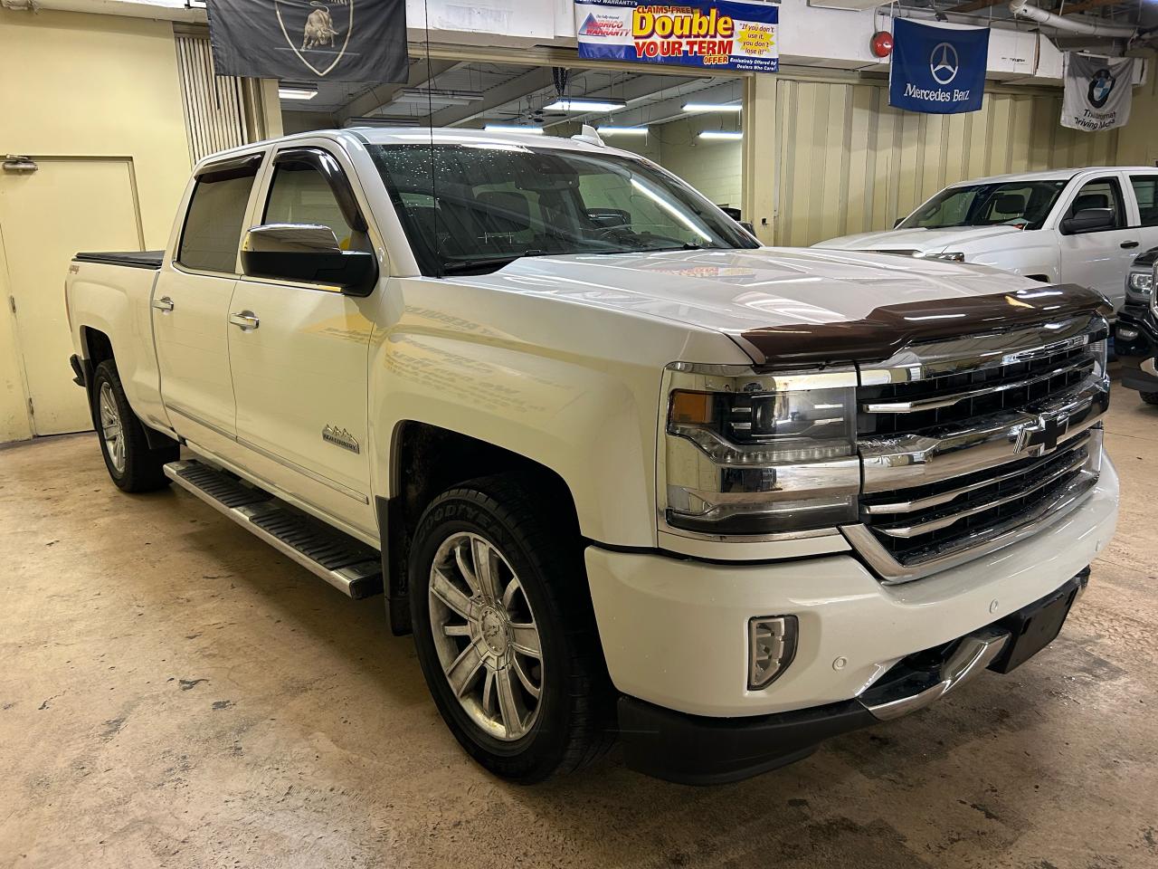 2017 Chevrolet Silverado 1500 High Country Photo2