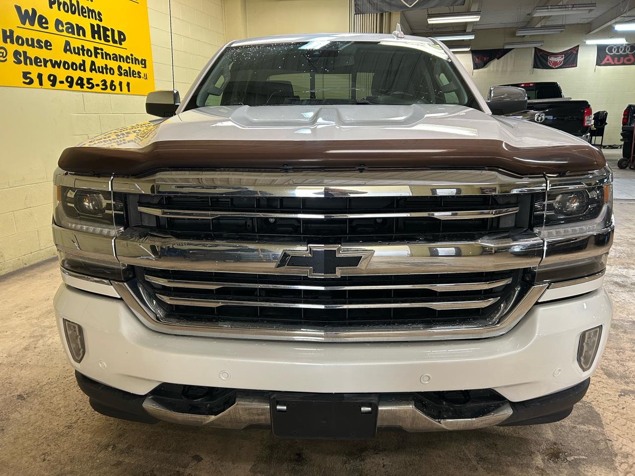 2017 Chevrolet Silverado 1500 High Country Photo3