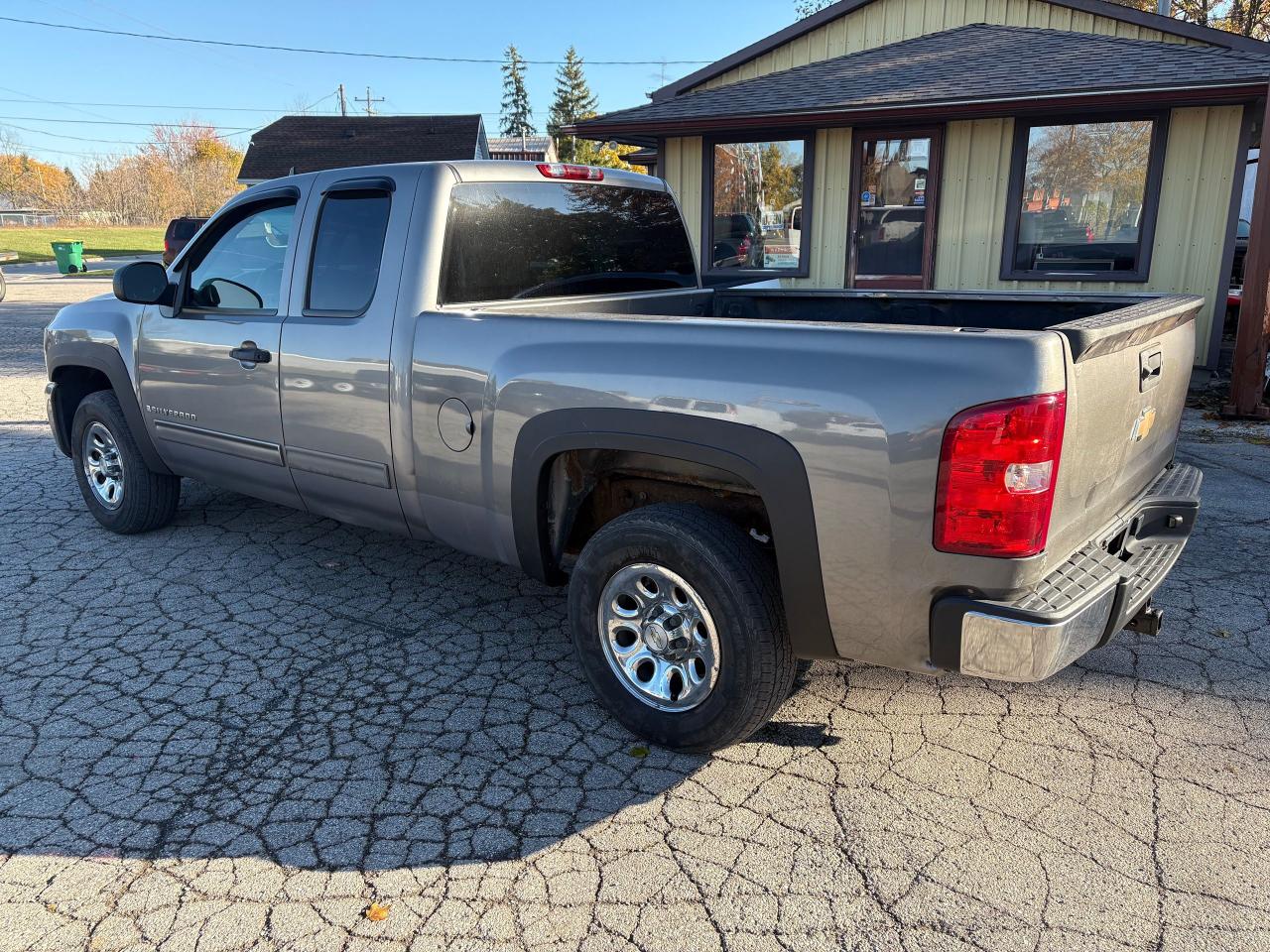 2009 Chevrolet Silverado 1500 LS - Photo #4