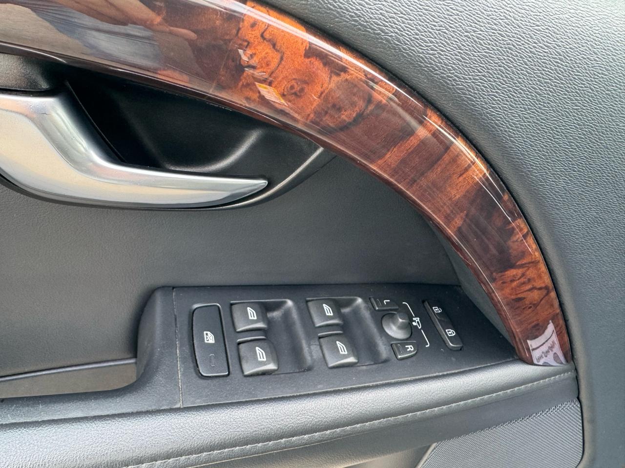 2015 Volvo XC70 T5 Drive-E Premier Plus Photo