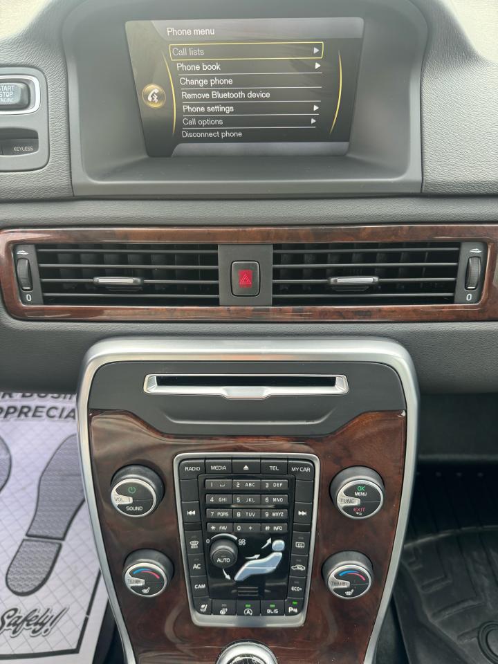 2015 Volvo XC70 T5 Drive-E Premier Plus Photo