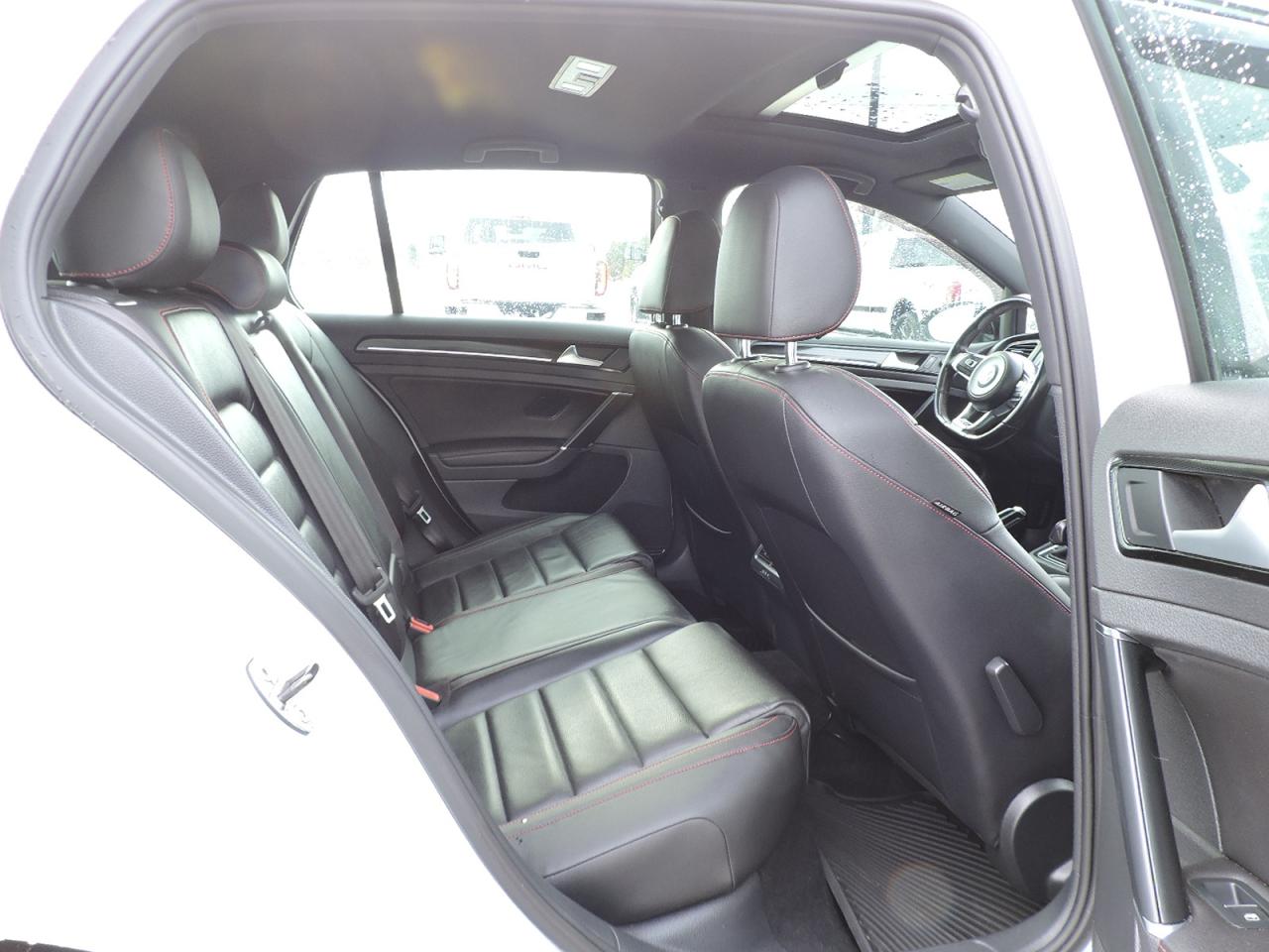 2016 Volkswagen Golf GTI Performance 6-Speed New Tires Only 120000 KM Photo