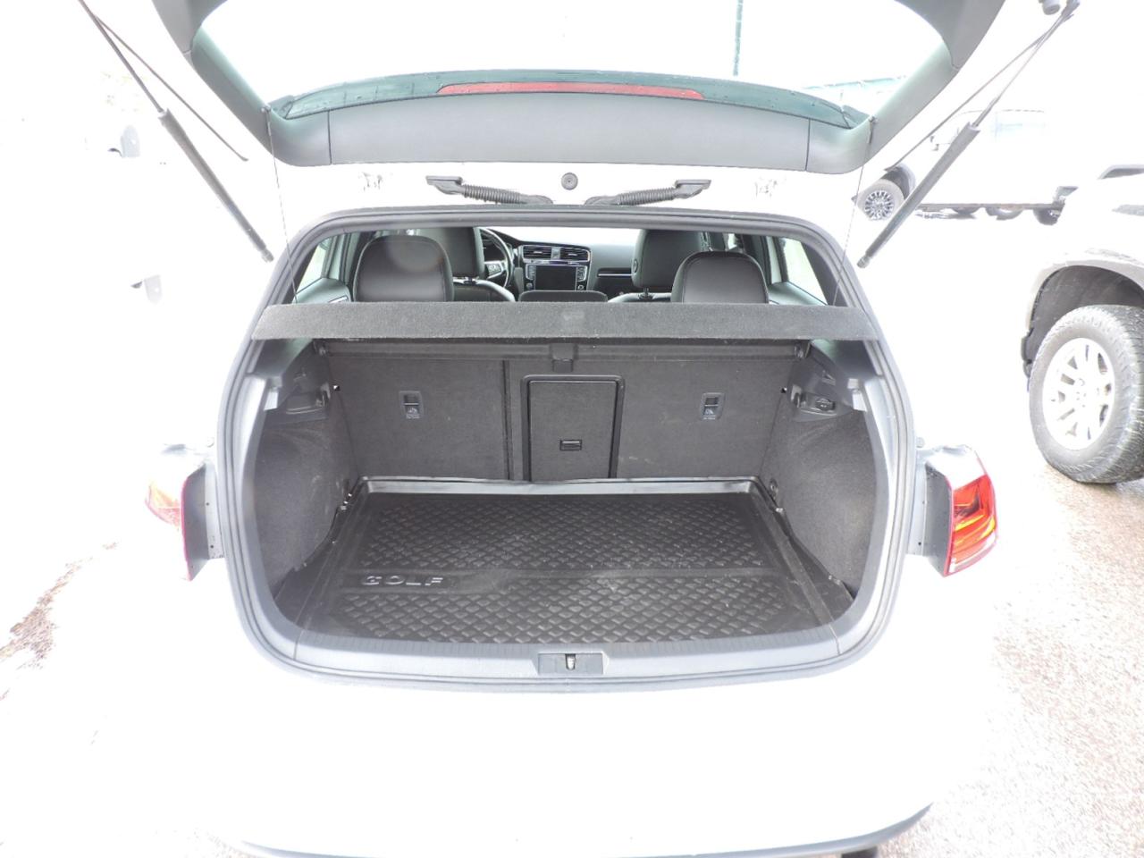 2016 Volkswagen Golf GTI Performance 6-Speed New Tires Only 120000 KM Photo