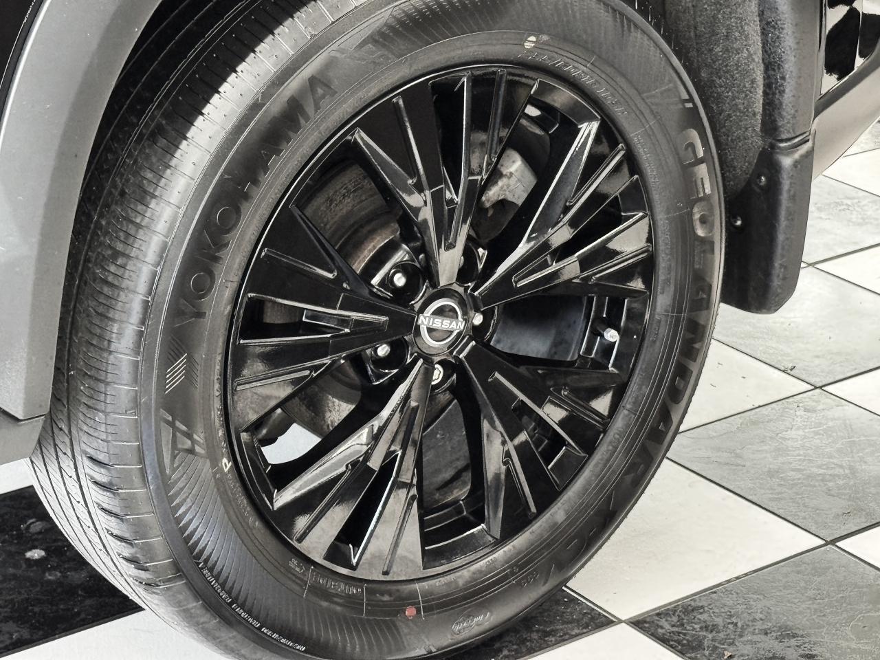 2023 Nissan Rogue SV Premium AWD Midnight Edition+CLEAN CARFAX Photo